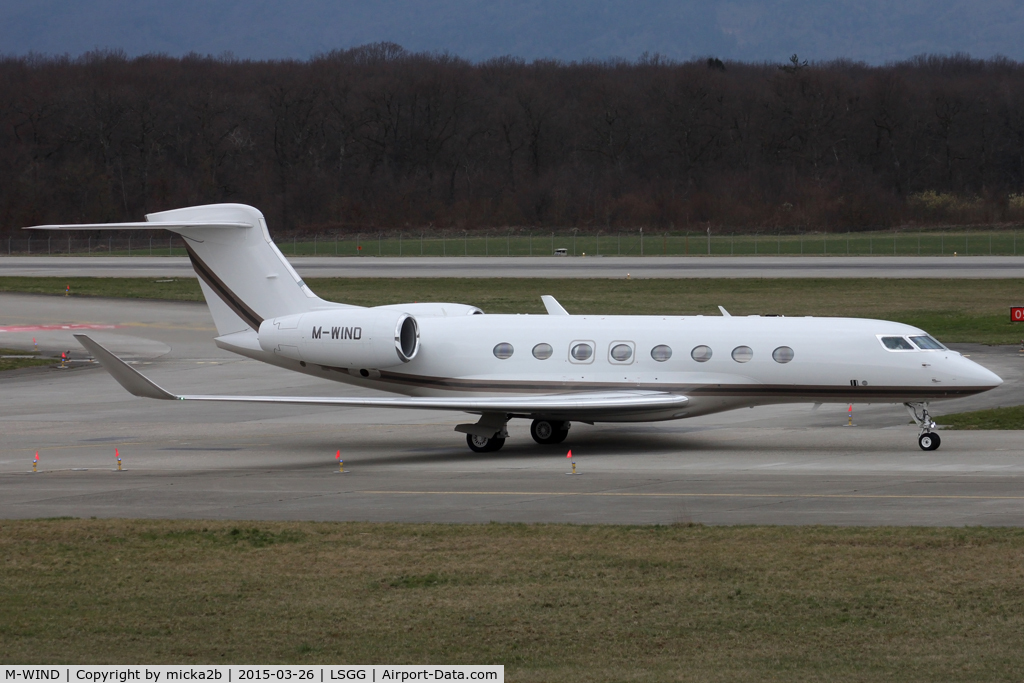 M-WIND, 2014 Gulfstream Aerospace G650 (G-VI) C/N 6080, Taxiing