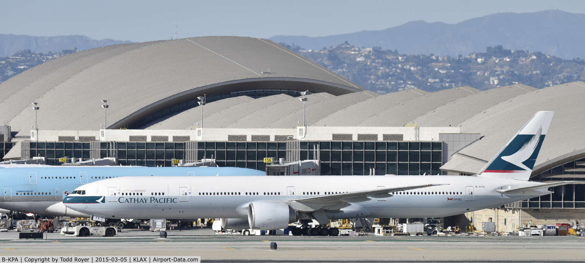 B-KPA, 2007 Boeing 777-367/ER C/N 36154, Taxiing to parking at LAX