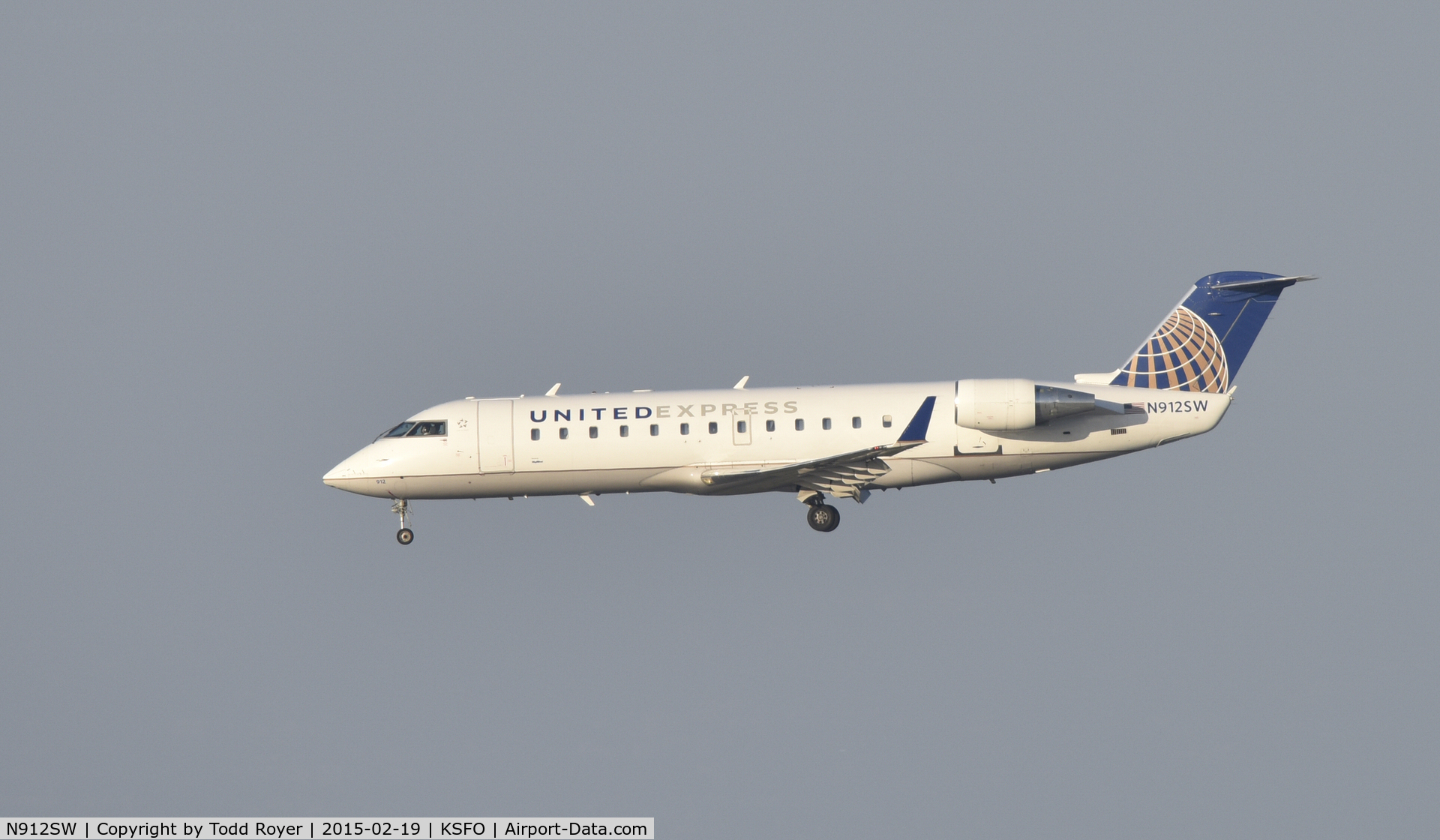 N912SW, 2001 Bombardier CRJ-200LR (CL-600-2B19) C/N 7595, Landing at SFO