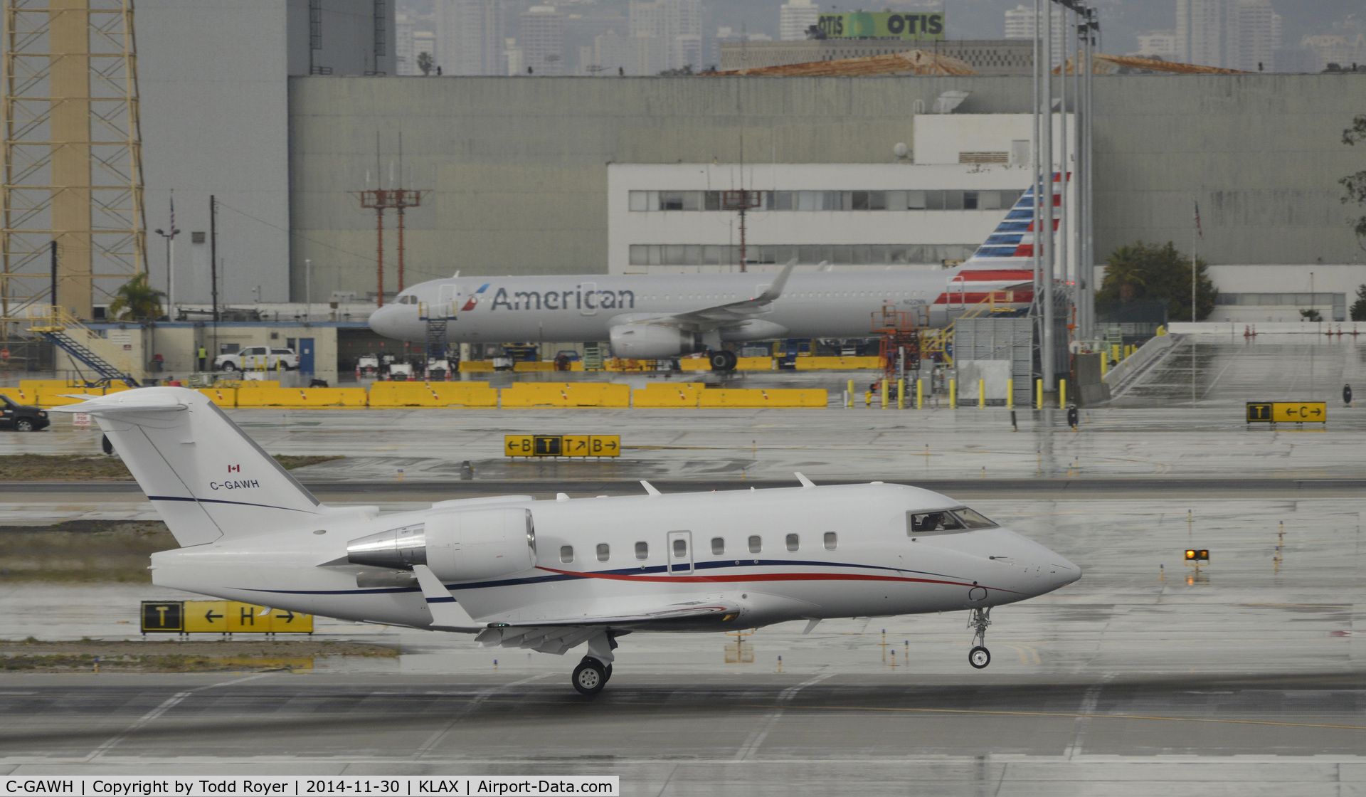 C-GAWH, 2003 Bombardier Challenger 604 (CL-600-2B16) C/N 5557, Landing at LAX on 7R