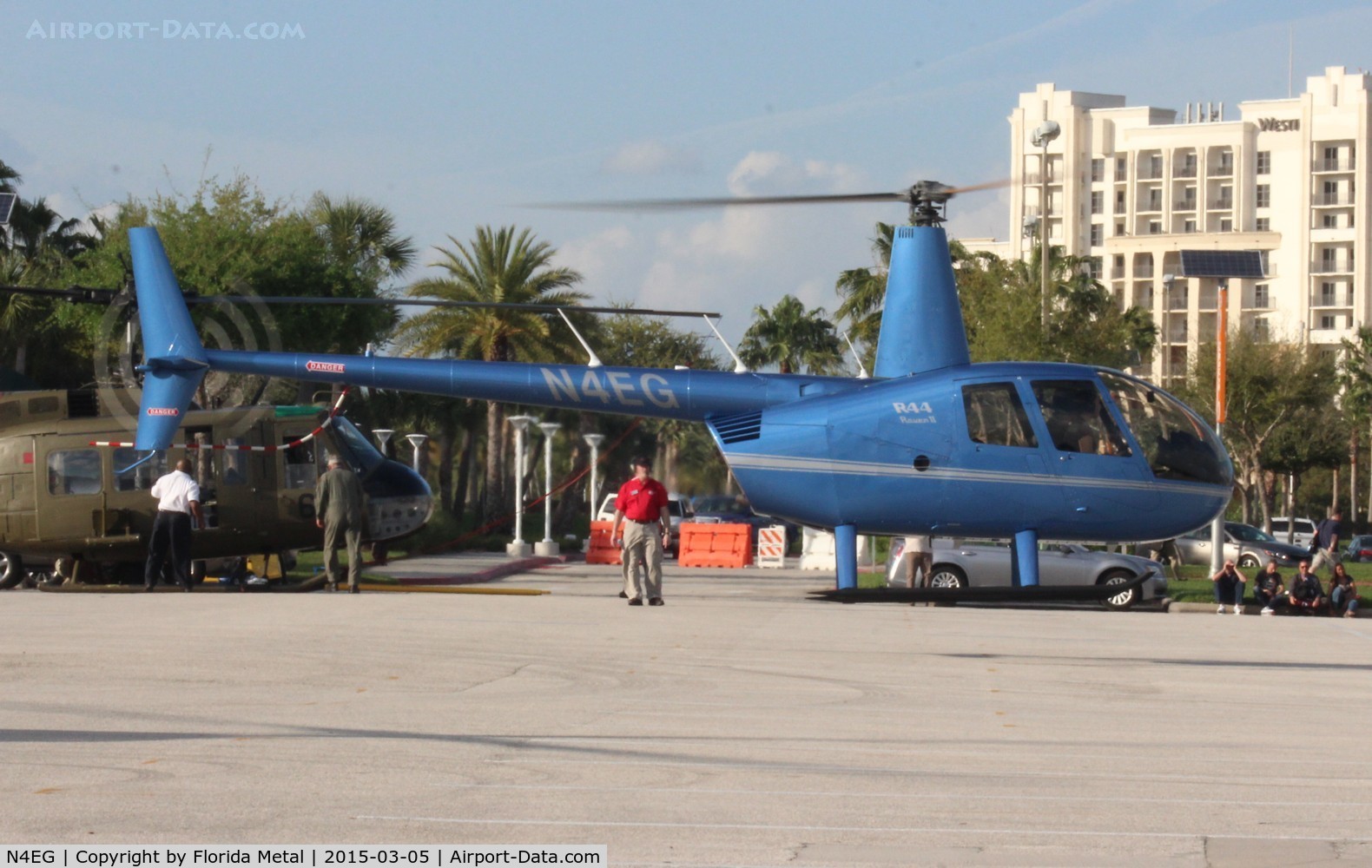 N4EG, 2015 Robinson R44 Raven C/N 13750, R44 at Heliexpo Orlando