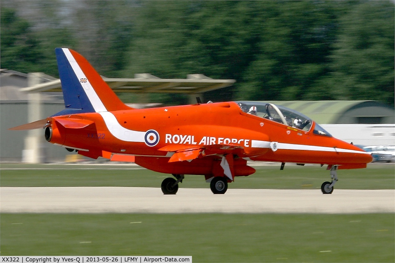 XX322, 1980 Hawker Siddeley Hawk T.1A C/N 165/312147, Royal Air Force Red Arrows Hawker Siddeley Hawk T.1, Landing rwy 34, Salon de Provence Air Base 701 (LFMY) Open day 2013