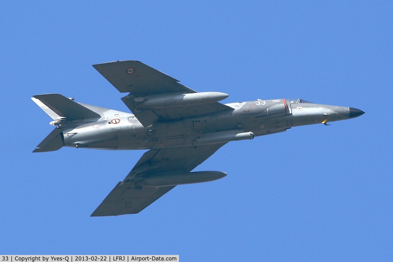 33, Dassault Super Etendard C/N 33, Dassault Super Etendard M (SEM), Take off rwy 08, Landivisiau Naval Air Base (LFRJ)