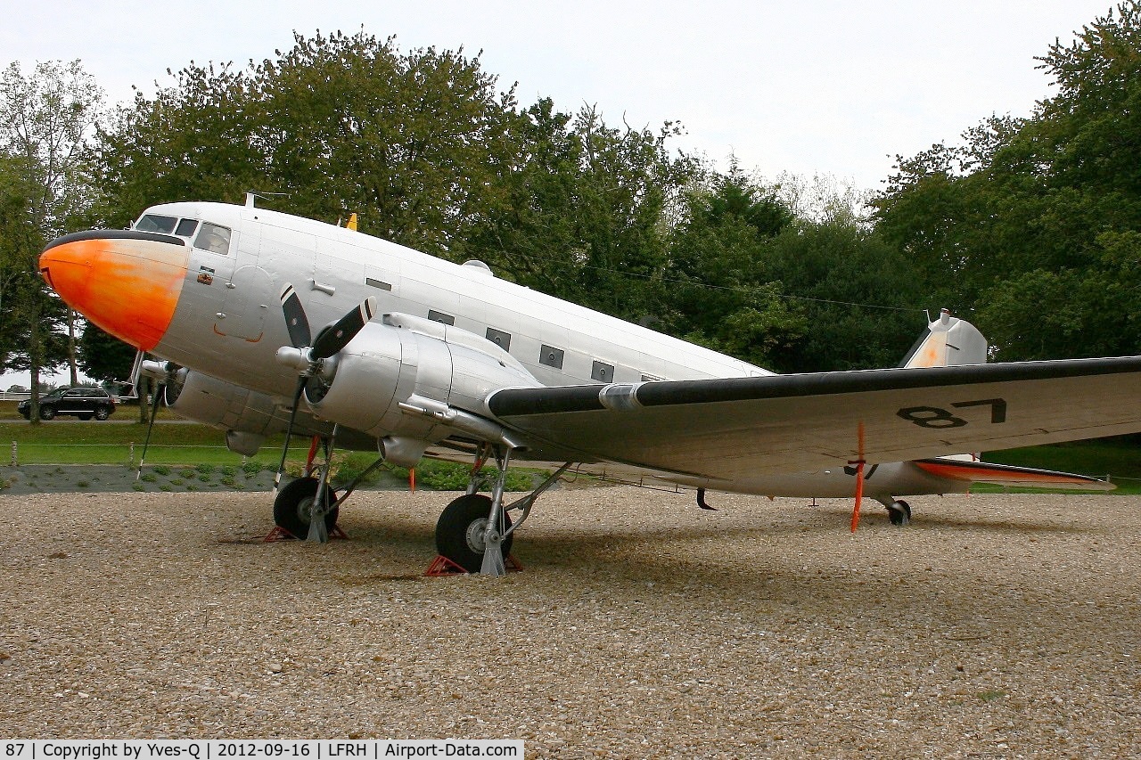 87, 1942 Douglas DC-3A-360 (C-47) C/N 4579, Douglas C-47 DL, Preserved at Lann Bihoué Air Base (LFRH-LRT) Open day 2012