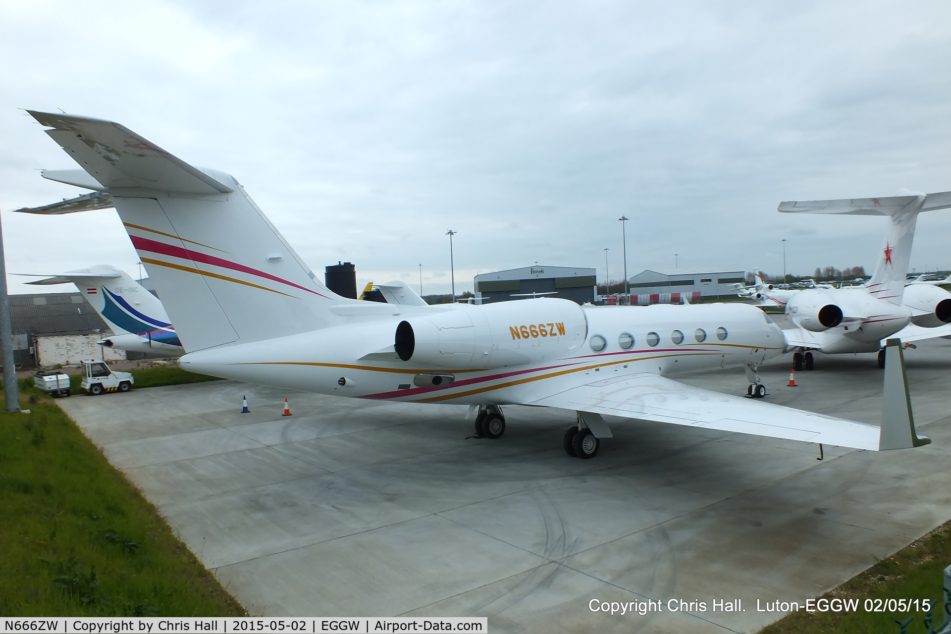 N666ZW, 2014 Gulfstream Aerospace GIV-X (G450) C/N 4311, parked at Luton