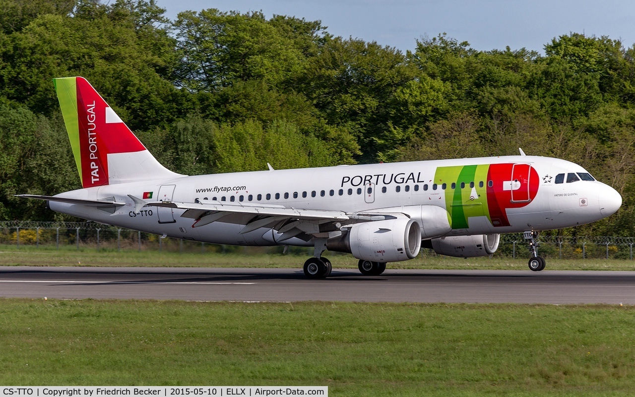 CS-TTO, 1999 Airbus A319-111 C/N 1127, decelerating after touchdown