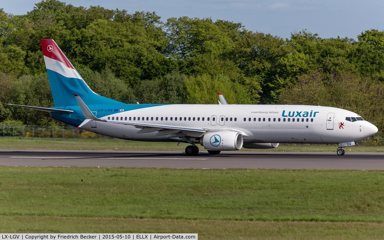 LX-LGV, 2013 Boeing 737-8C9 C/N 41190, departure via RW24