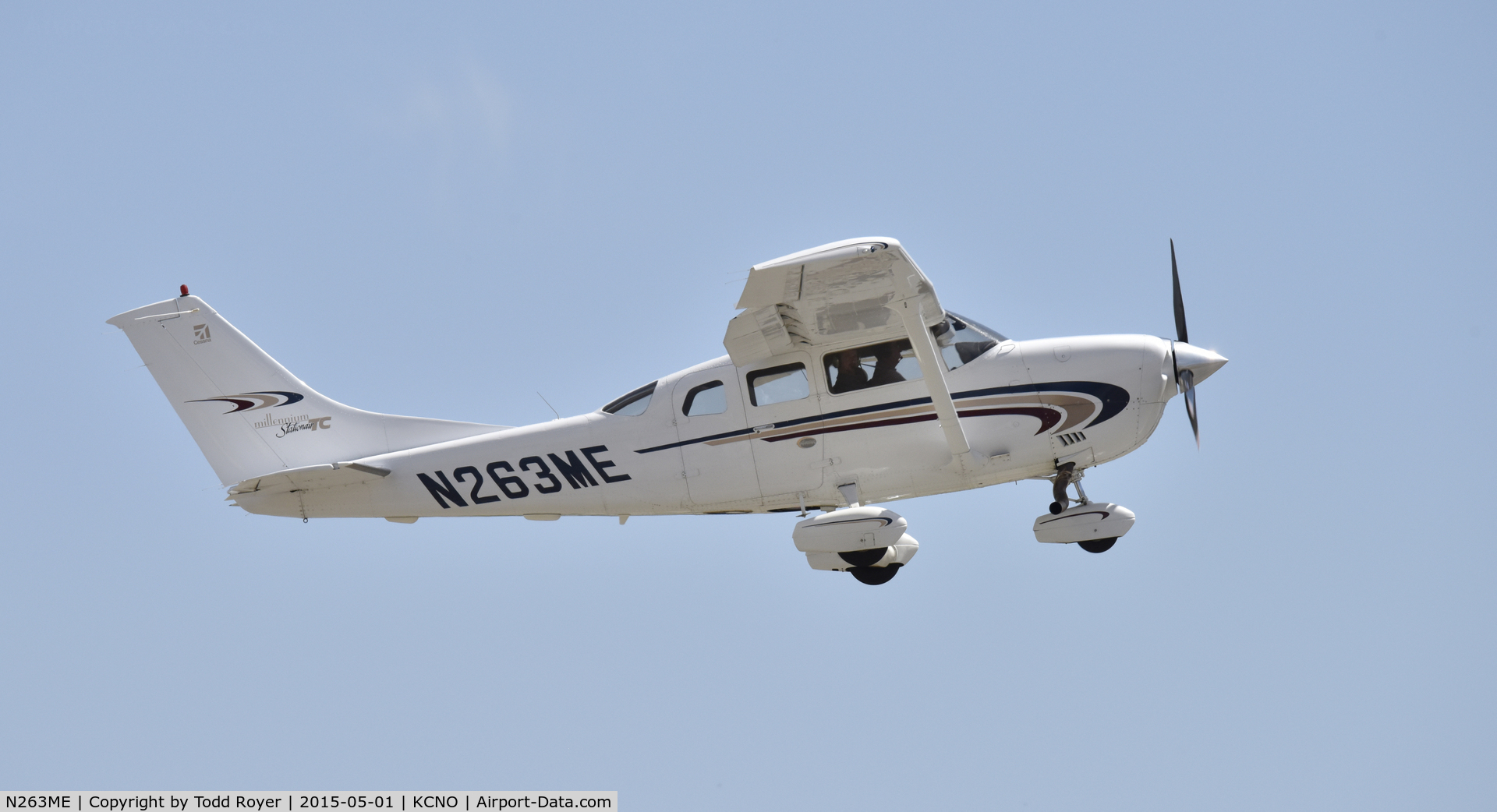 N263ME, 2000 Cessna T206H Turbo Stationair C/N T20608199, Departing Chino