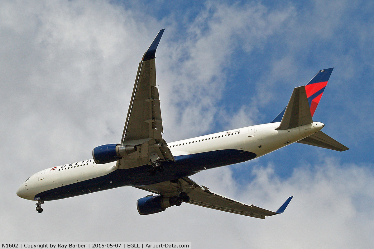 N1602, 1999 Boeing 767-332 C/N 29694, Boeing 767-332ER [29694] (Delta Air Lines) Home~G 07/05/2015. On approach 27R.