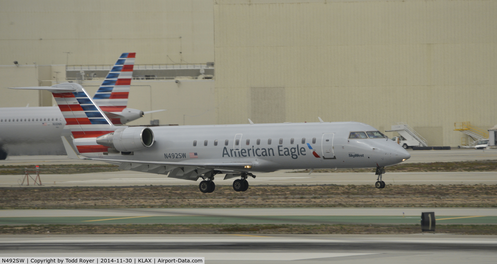 N492SW, 1997 Canadair CRJ-100ER (CL-600-2B19) C/N 7168, Landing at LAX on 7R