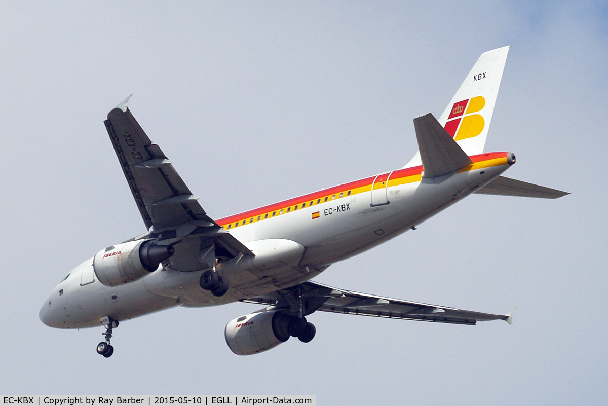 EC-KBX, 2007 Airbus A319-111 C/N 3078, Airbus A319-111 [3078] (Iberia) Home~G 10/05/2015. On approach 27R.