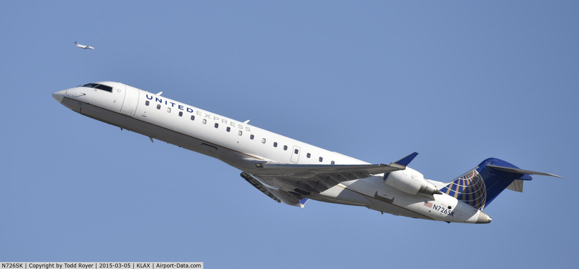 N726SK, 2005 Bombardier CRJ-701ER (CL-600-2C10) Regional Jet C/N 10190, Departing LAX