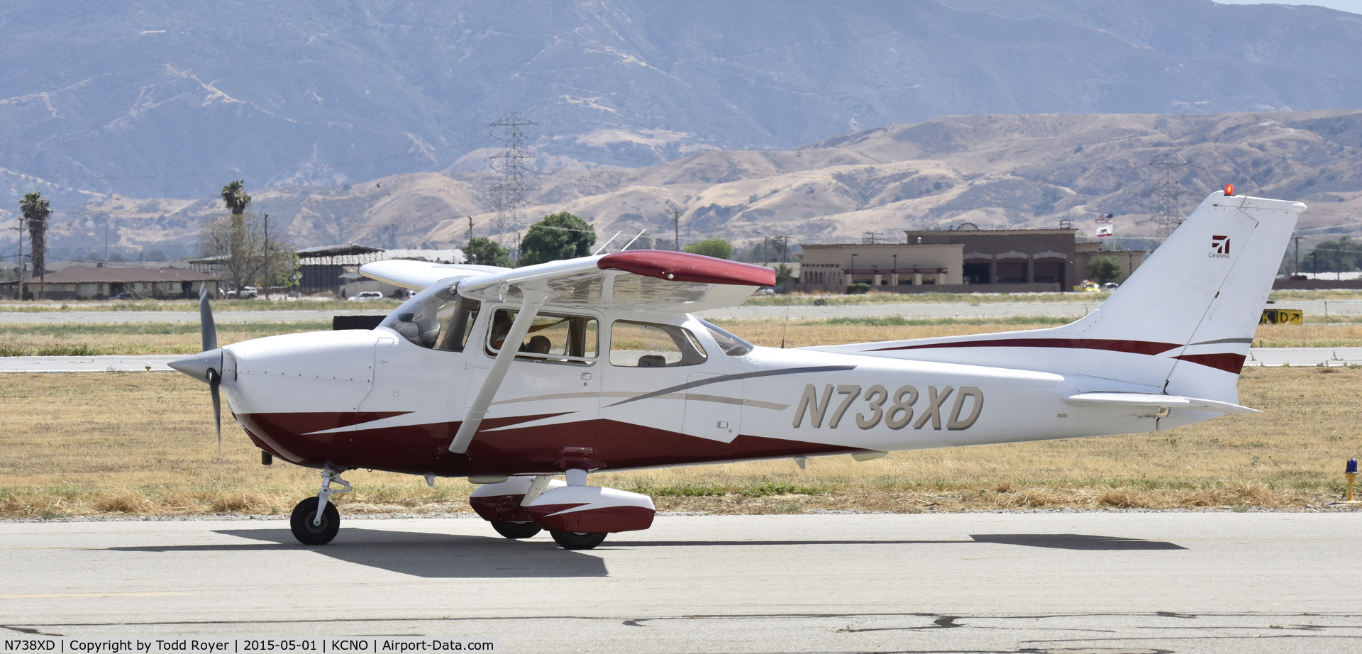 N738XD, 1978 Cessna 172N C/N 17270310, Taxiing for departure at Chino