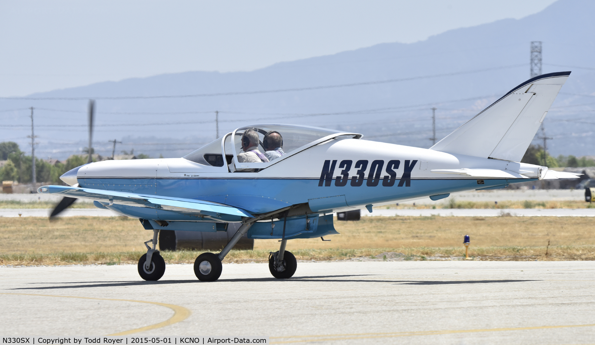 N330SX, 1995 Swearingen SX-300 C/N JONAS-0007, Taxi for departure