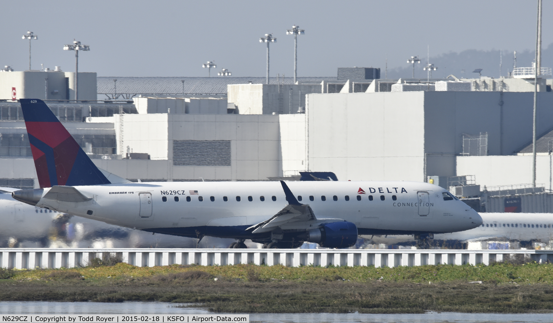 N629CZ, 2008 Embraer 175LR (ERJ-170-200LR) C/N 17000236, Departing SFO
