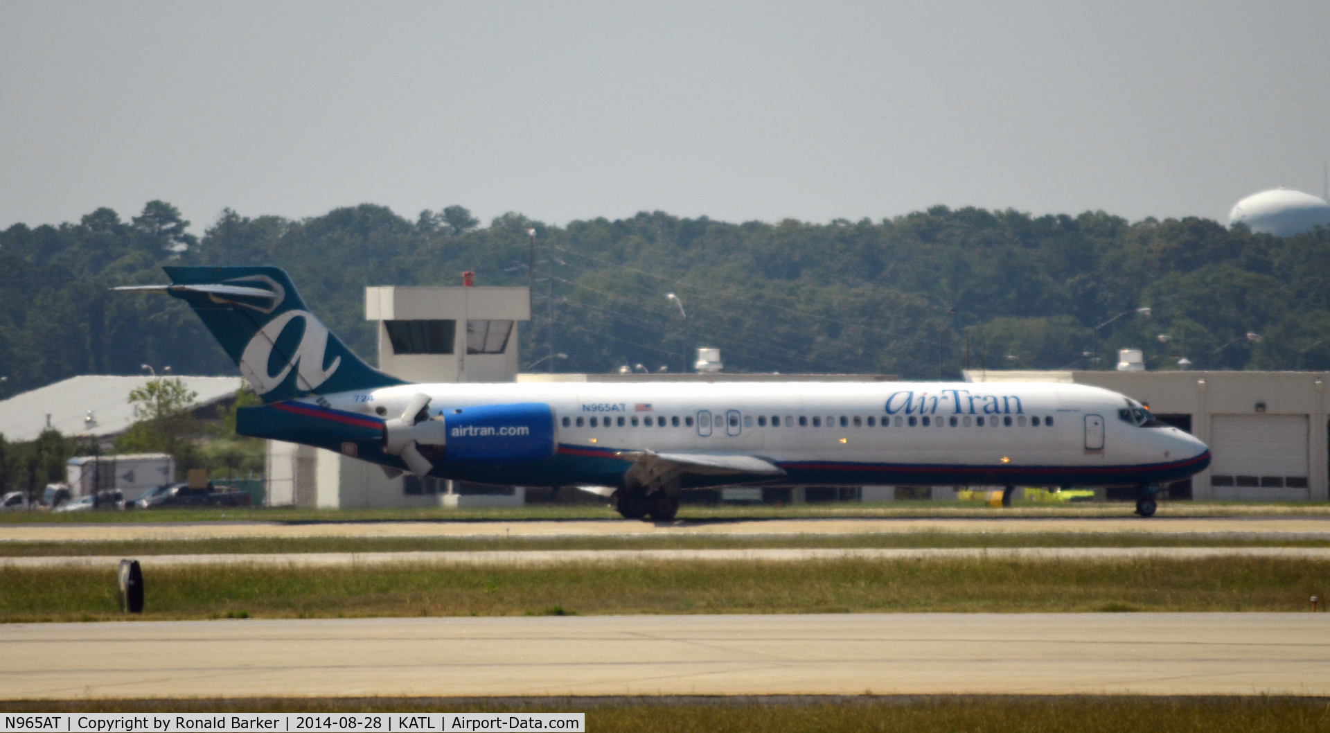 N965AT, 2001 Boeing 717-200 C/N 55026, Landing Atlanta