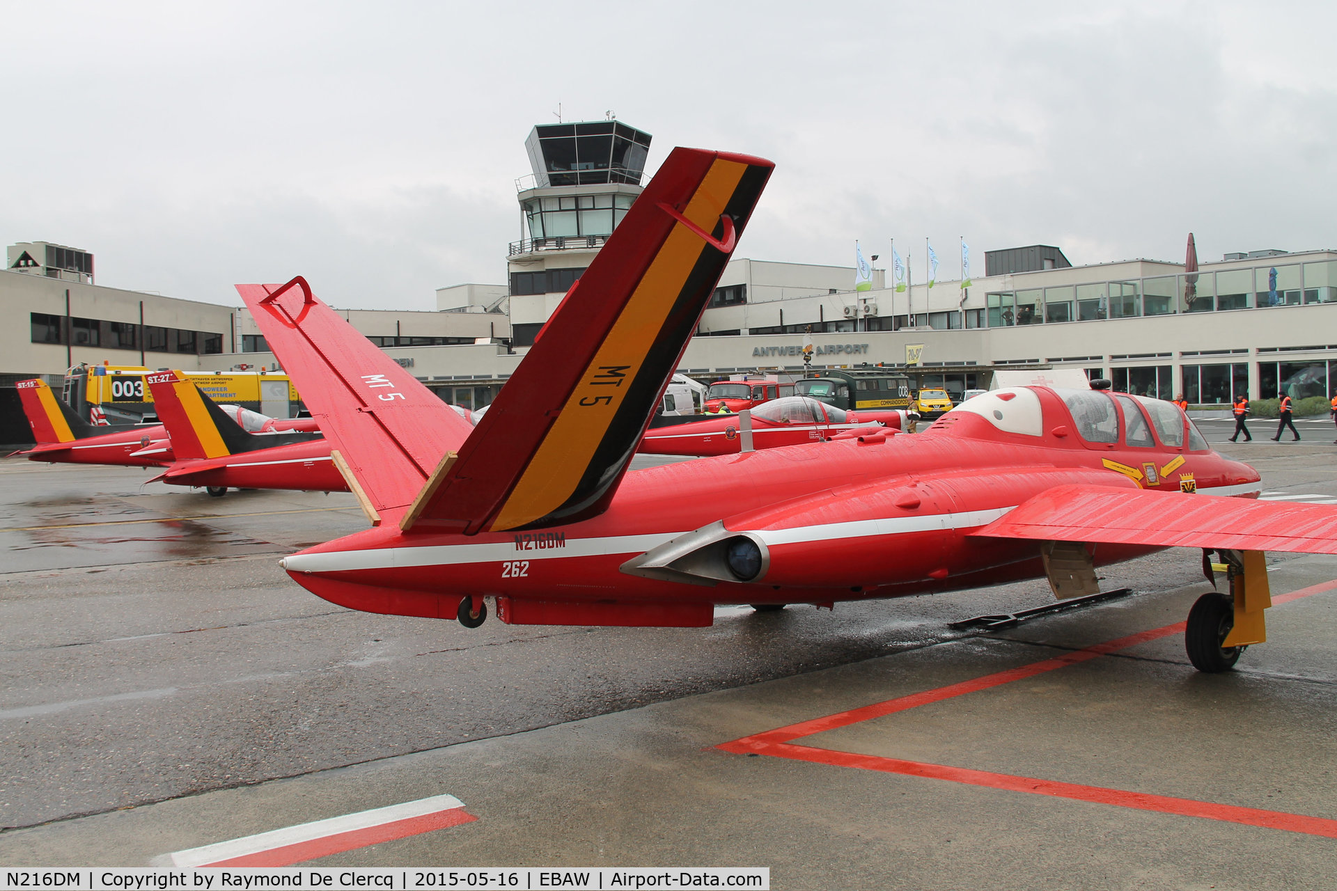 N216DM, 1960 Fouga CM-170 Magister C/N 262, Former Red Devils acrobatic team MT-5/ N216DM on display together
with the 4 Siai-Marchetti SF260M's of the current Red Devils team.