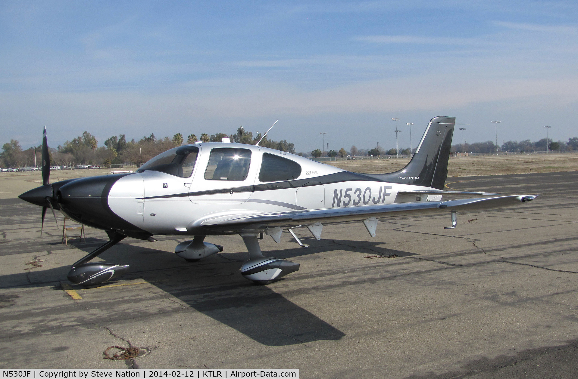 N530JF, 2014 Cirrus SR22T C/N 0690, Flying Hi LLC Cirrus Design SR22T @ Mefford Field (Tulare, CA) for the 2014 International Ag Expo
