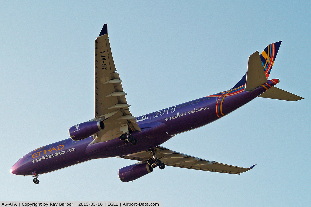 A6-AFA, 2009 Airbus A330-343X C/N 1071, Airbus A330-343X [1071] (Etihad Airways) Home~G 16/05/2015. On approach 27R.