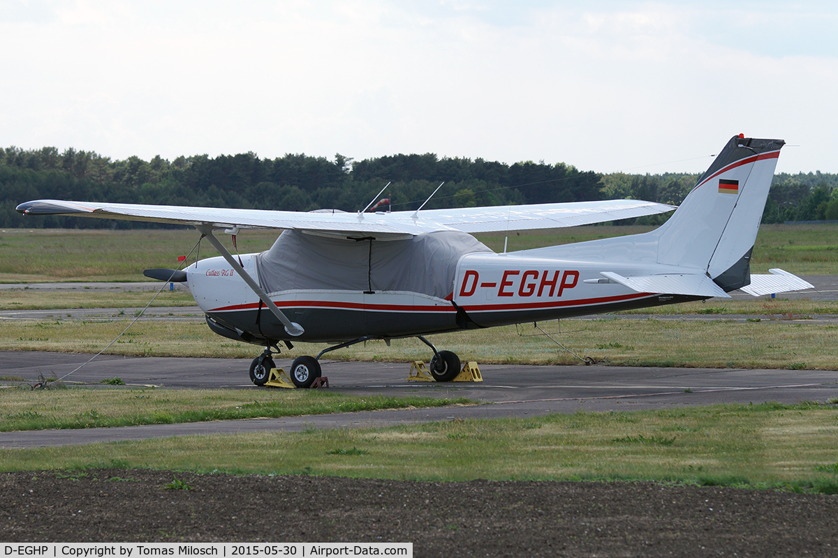 D-EGHP, Cessna 172RG II Cutlass RG C/N 172RG1155, Airport Strausberg near Berlin/Germany