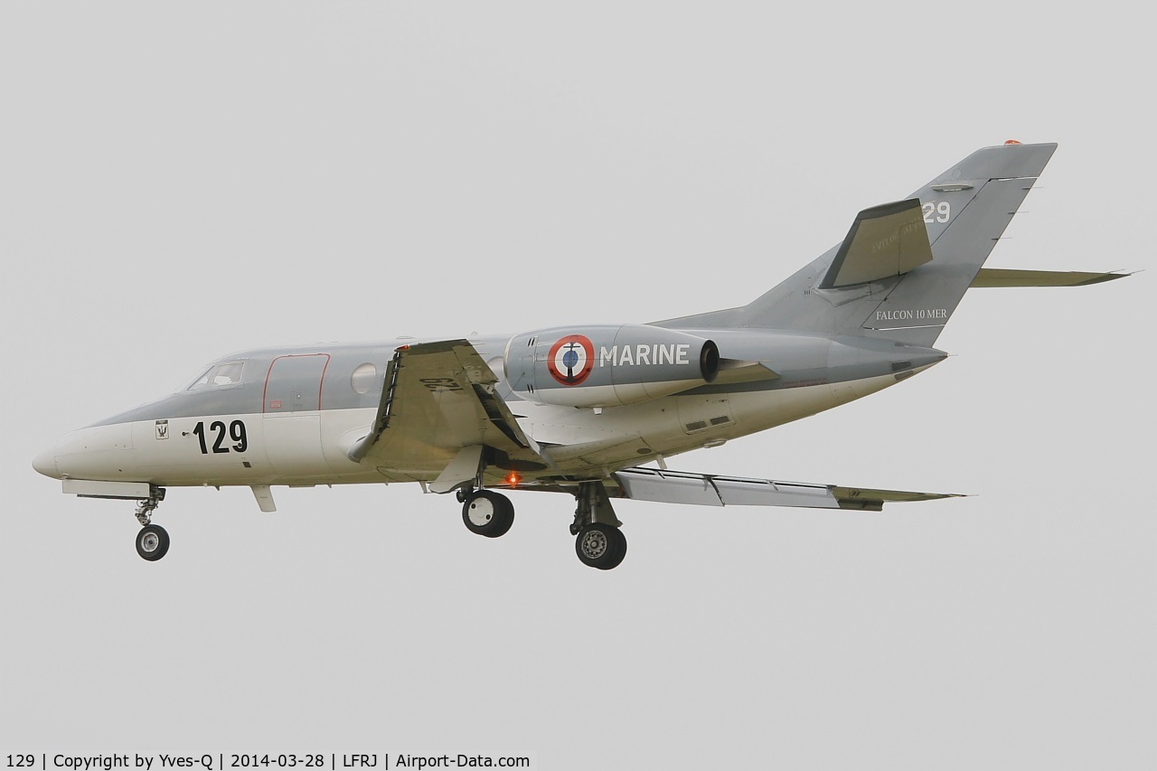 129, 1978 Dassault Falcon 10MER C/N 129, Dassault Falcon 10MER, Short approach rwy 26, Landivisiau Naval Air Base (LFRJ)