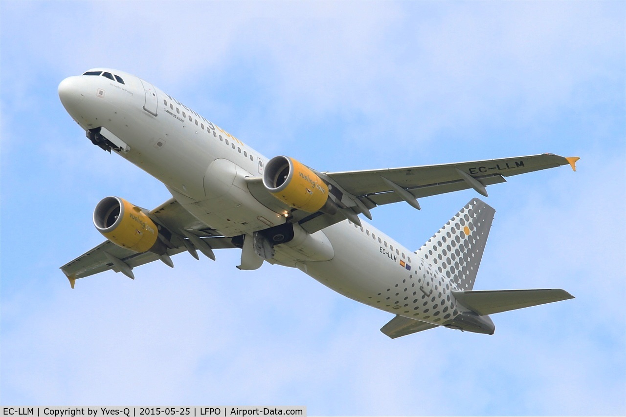 EC-LLM, 2011 Airbus A320-214 C/N 4681, Airbus A320-214, Take off Rwy 24, Paris-Orly Airport (LFPO-ORY)