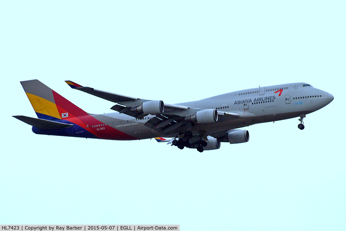 HL7423, 1997 Boeing 747-48EM(F) C/N 27282, Boeing 747-48EM [25782] (Asiana Airlines) Home~G 07/05/2015. On approach 27L.