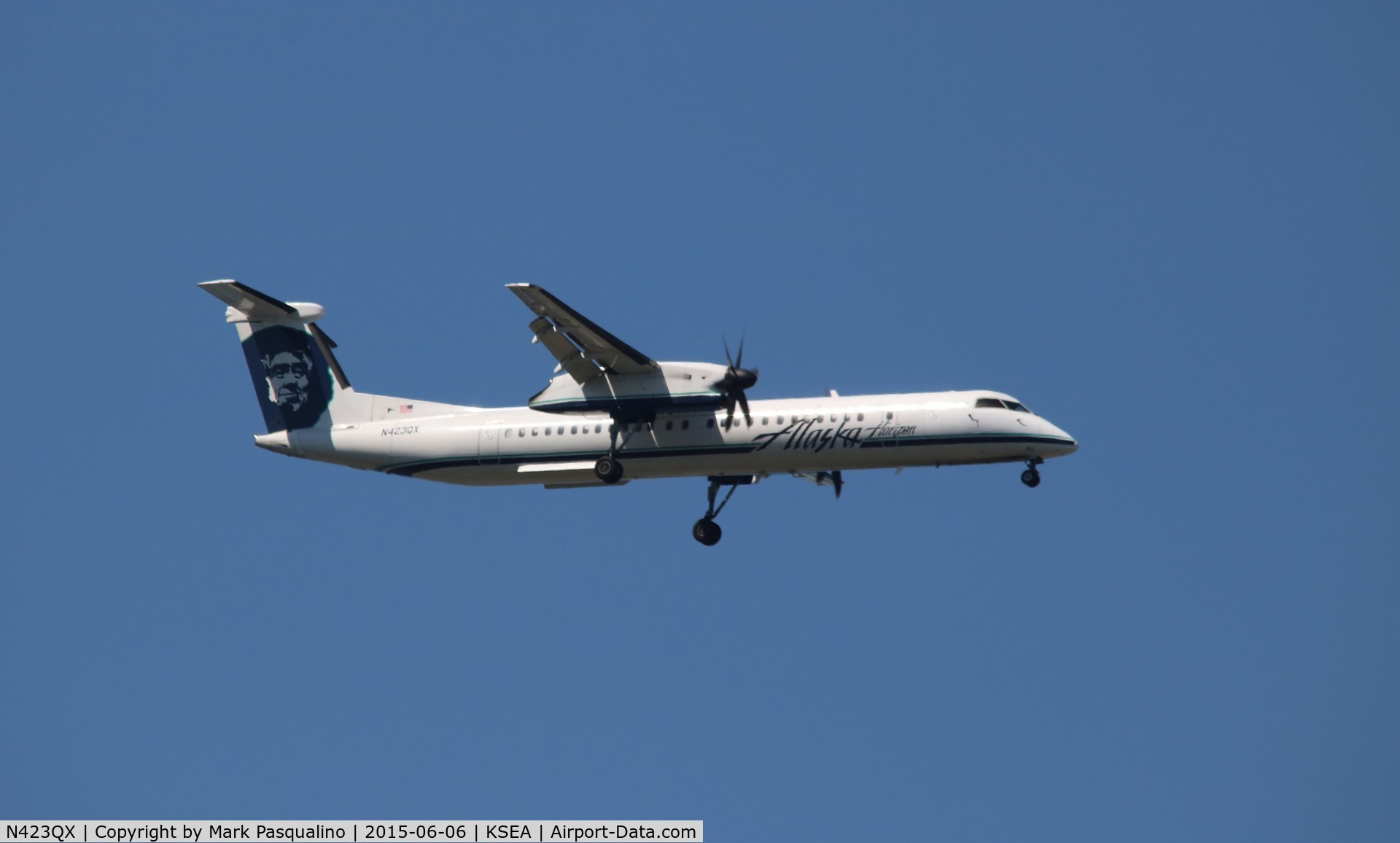 N423QX, 2007 Bombardier DHC-8-402 Dash 8 C/N 4153, DHC-8-402
