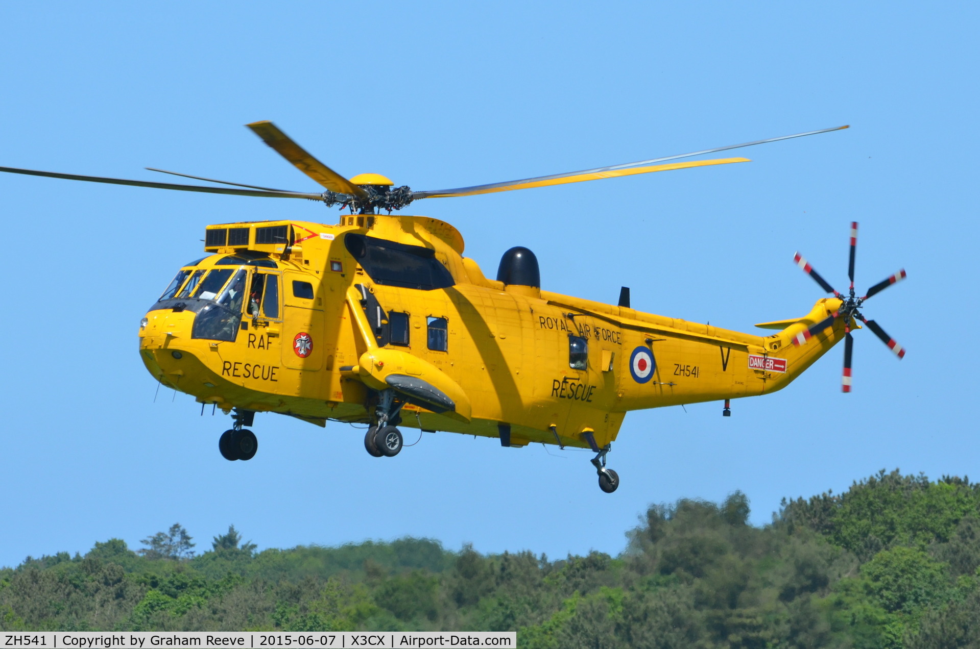 ZH541, Westland Sea King HAR.3A C/N WA1007, About to touch down at Northrepps.