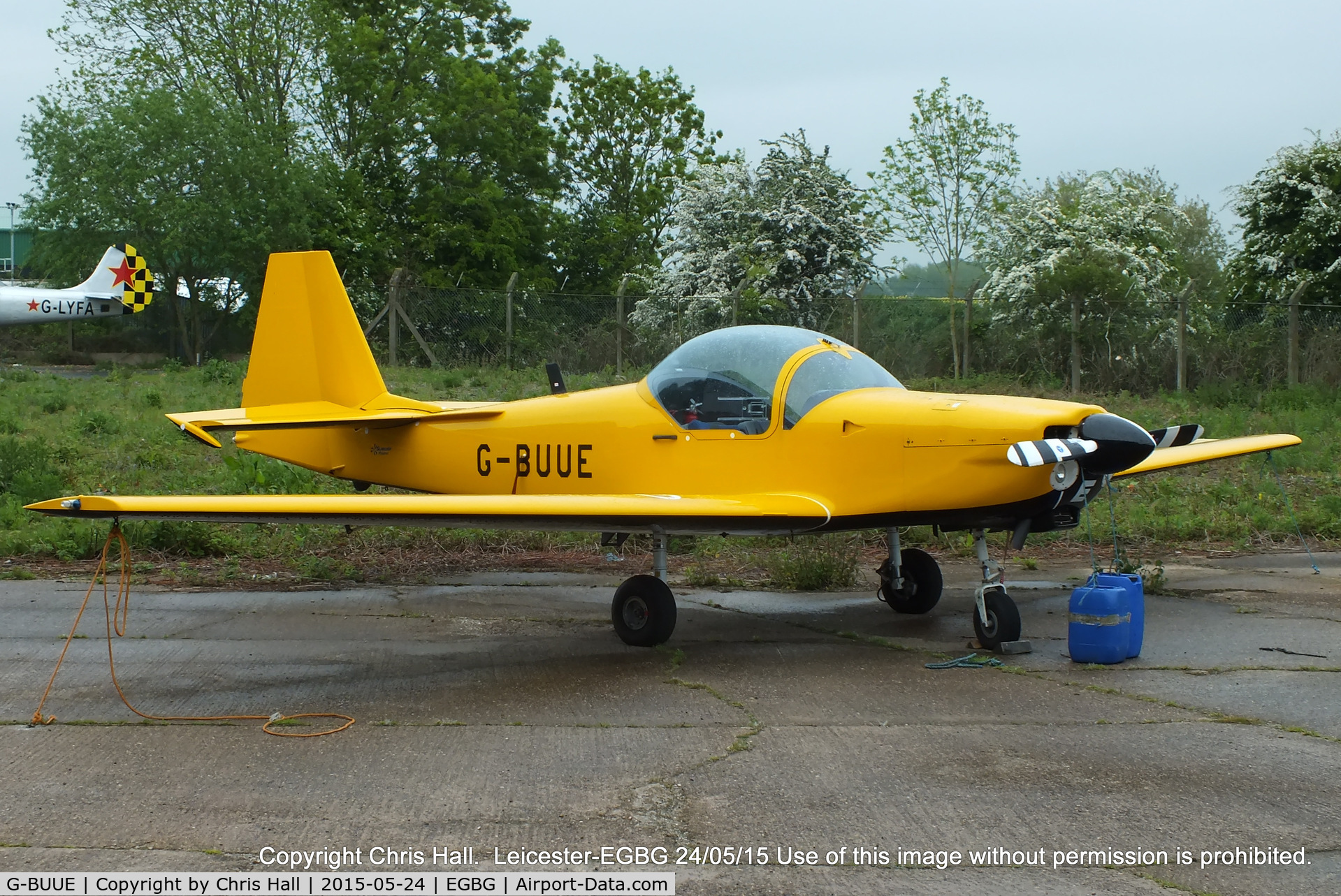 G-BUUE, 1993 Slingsby T-67M Firefly Mk2 C/N 2115, parked a Leicester