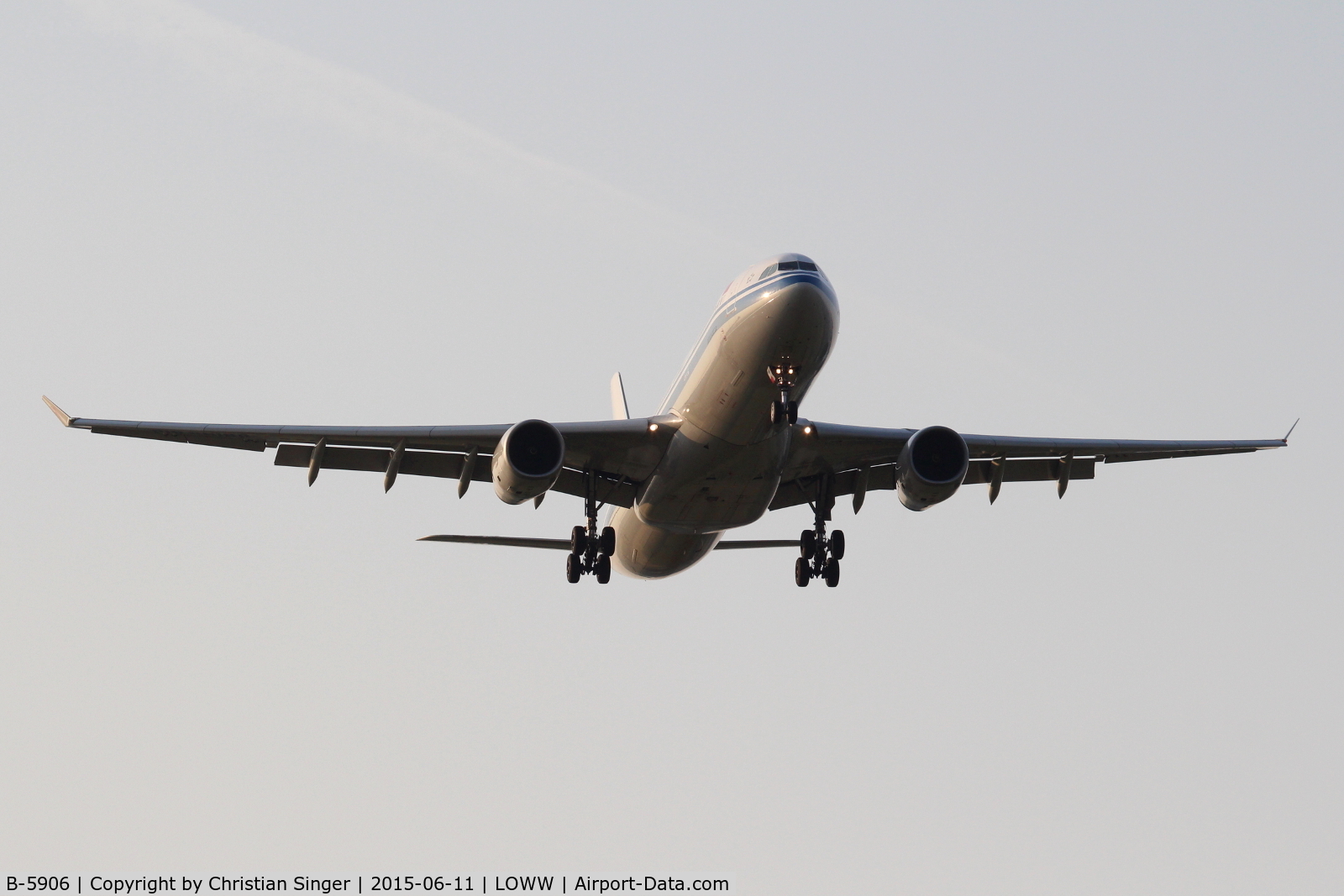 B-5906, 2012 Airbus A330-343X C/N 1373, LOWW RWY29