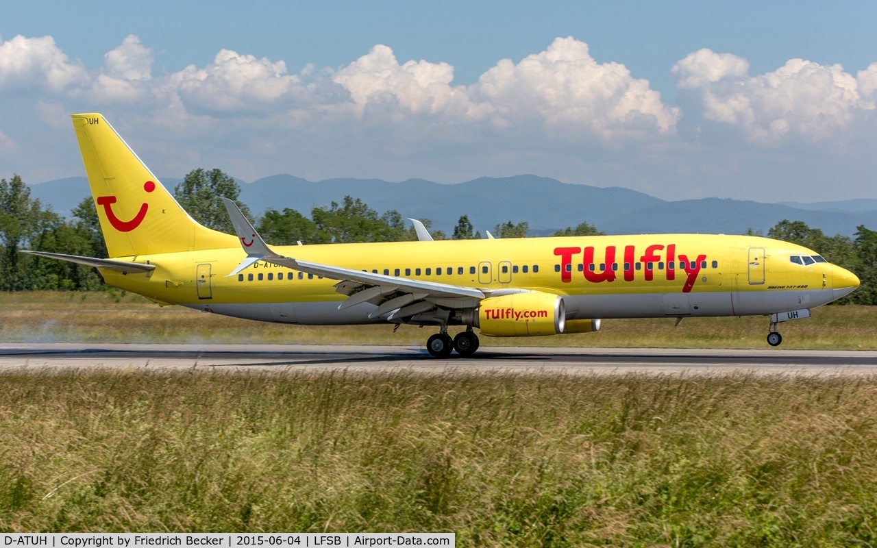 D-ATUH, 2006 Boeing 737-8K5 C/N 34689, touchdown at Basel