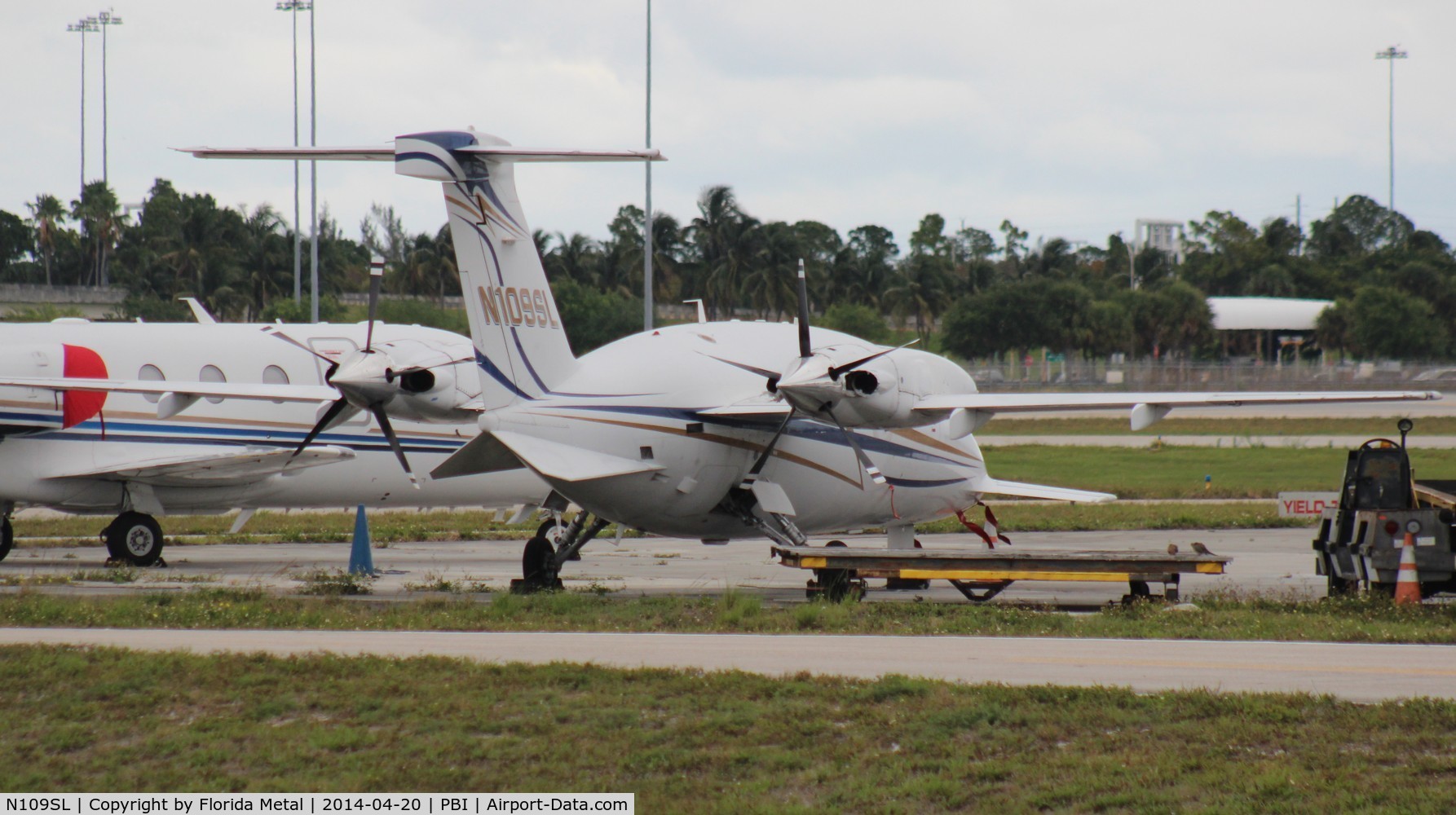 N109SL, 2004 Piaggio P-180 Avanti C/N 1092, Piaggio