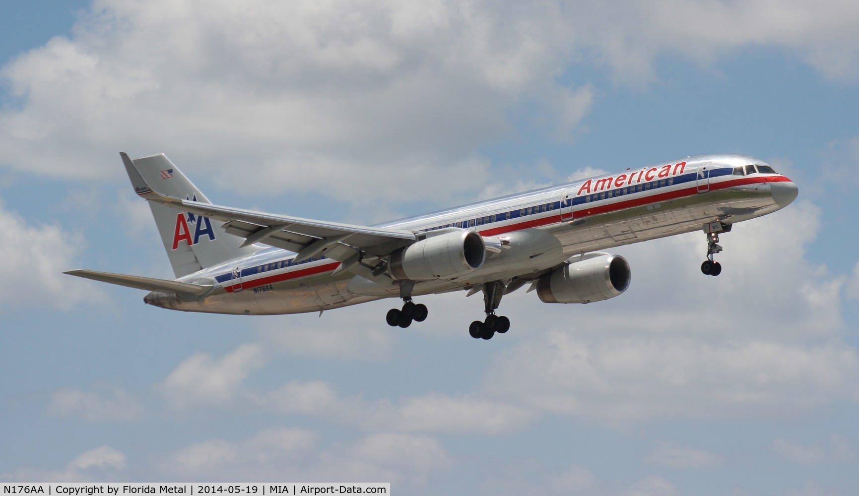 N176AA, 2001 Boeing 757-223 C/N 32395/994, American