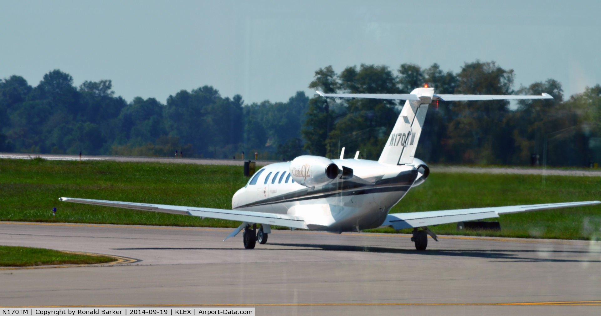 N170TM, 2002 Cessna 525A CitationJet CJ2 C/N 525A0100, taxi for takeoff Lexington