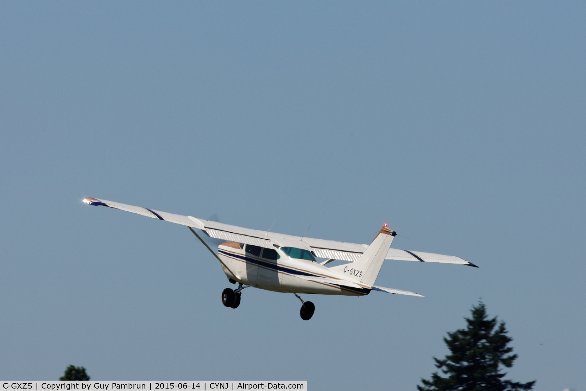 C-GXZS, 1966 Cessna 182K Skylane C/N 18257751, Take-off
