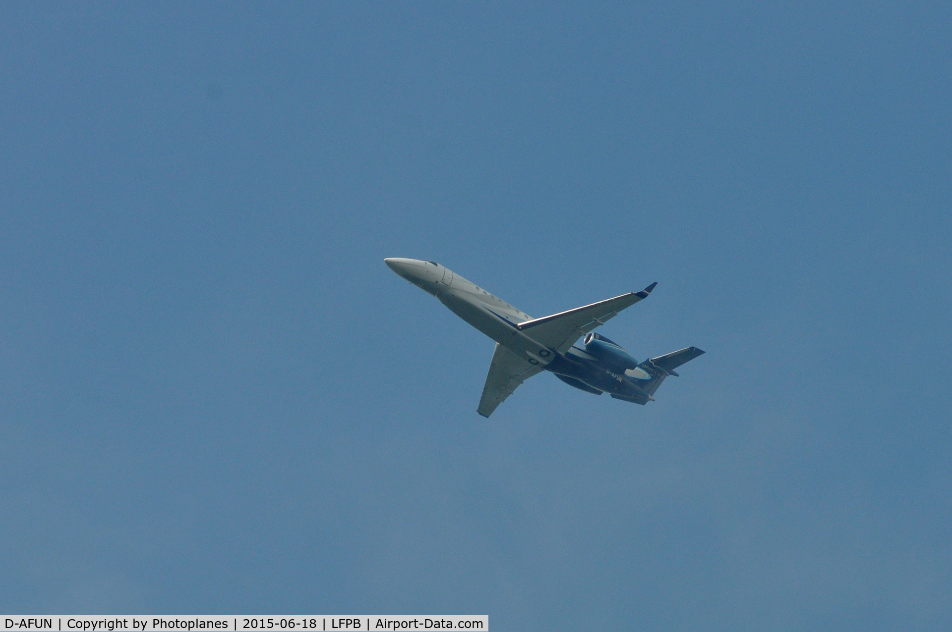 D-AFUN, 2013 Embraer EMB-135BJ Legacy 650 C/N 14501168, Le bourget approach