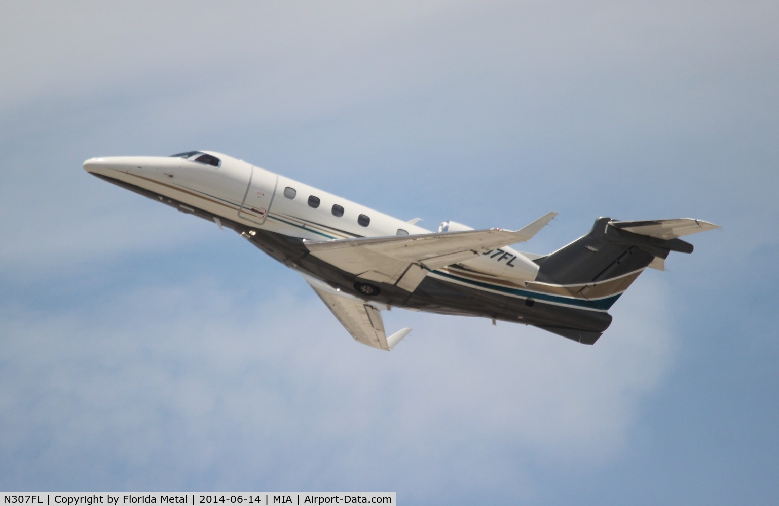 N307FL, 2011 Embraer EMB-505 Phenom 300 C/N 50500032, Phenom 300