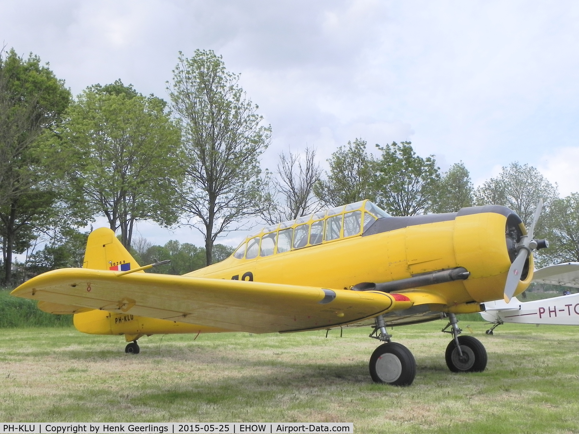 PH-KLU, Noorduyn AT-16 Harvard IIB C/N 14A-1184, Oostwold Airshow
