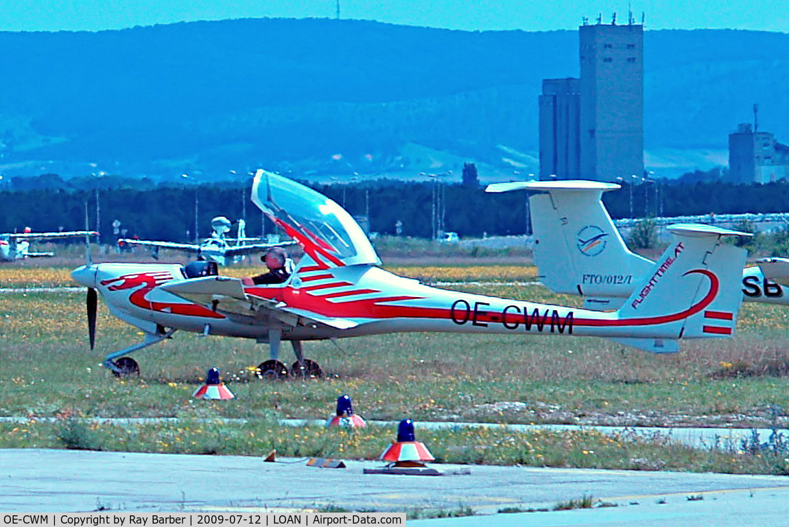 OE-CWM, 1996 Diamond DA-20A-1 Katana C/N 10136, Diamond DA.20-A1 Katana [10136] Wiener Neustadt-Ost~OE 12/07/2009