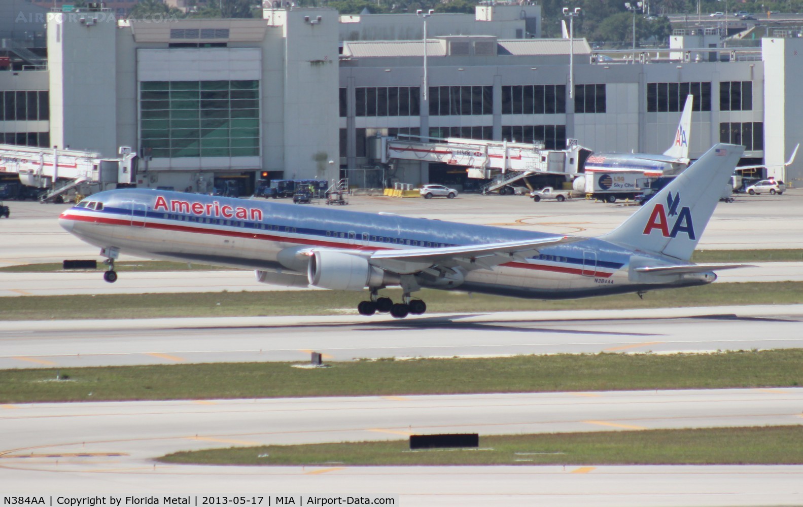 N384AA, 1993 Boeing 767-323 C/N 26996, American