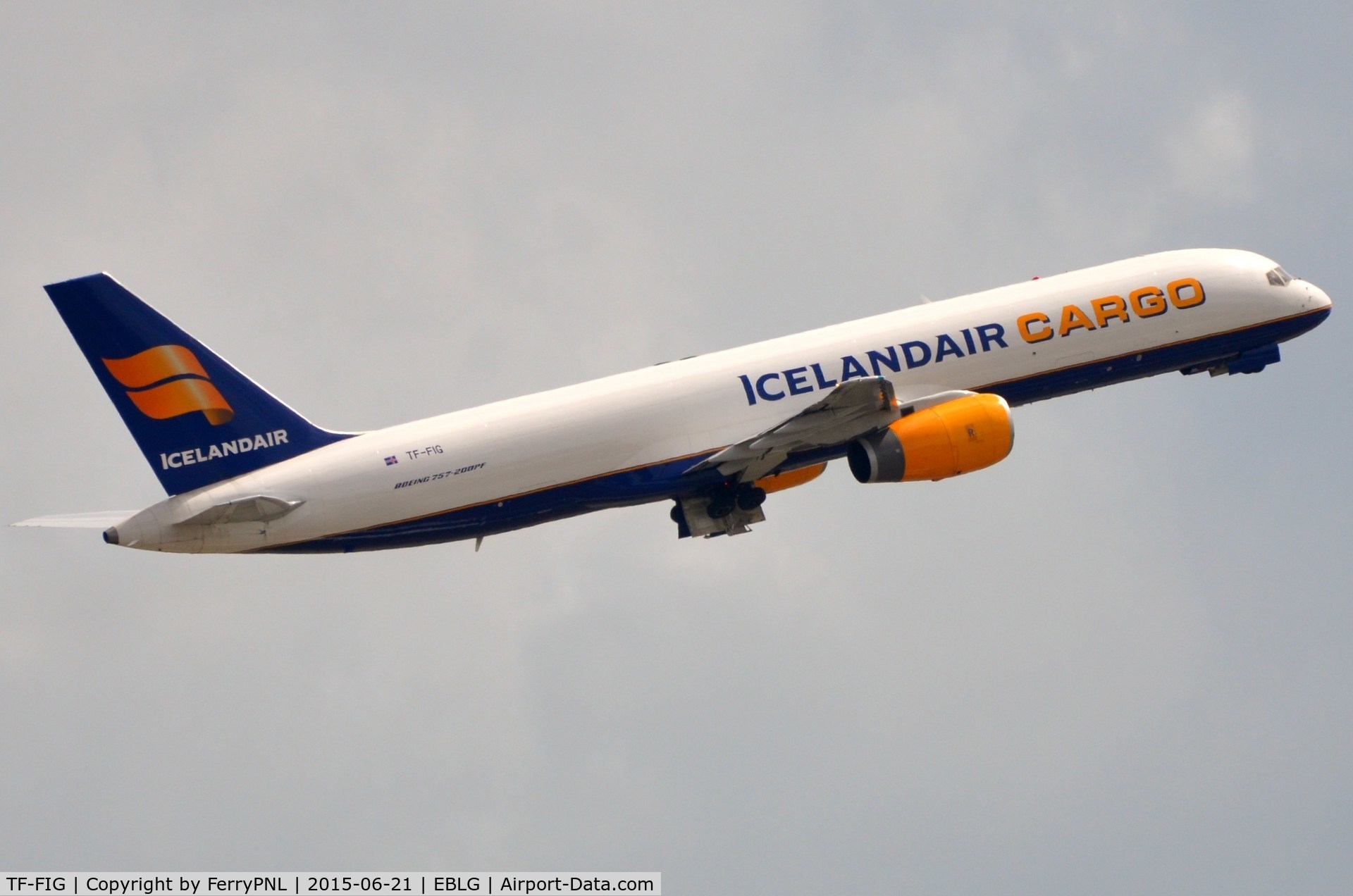 TF-FIG, 1989 Boeing 757-23APF C/N 24456, Icelandair Freighter taking-off from LGG