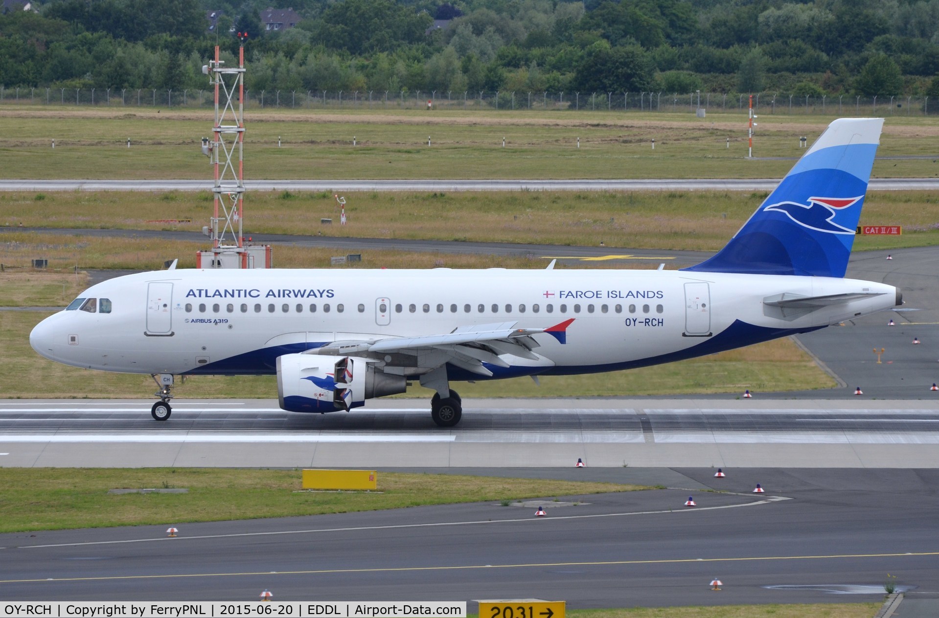 OY-RCH, 2004 Airbus A319-112 C/N 2186, Atlantic Airways A319 coming to a halt.