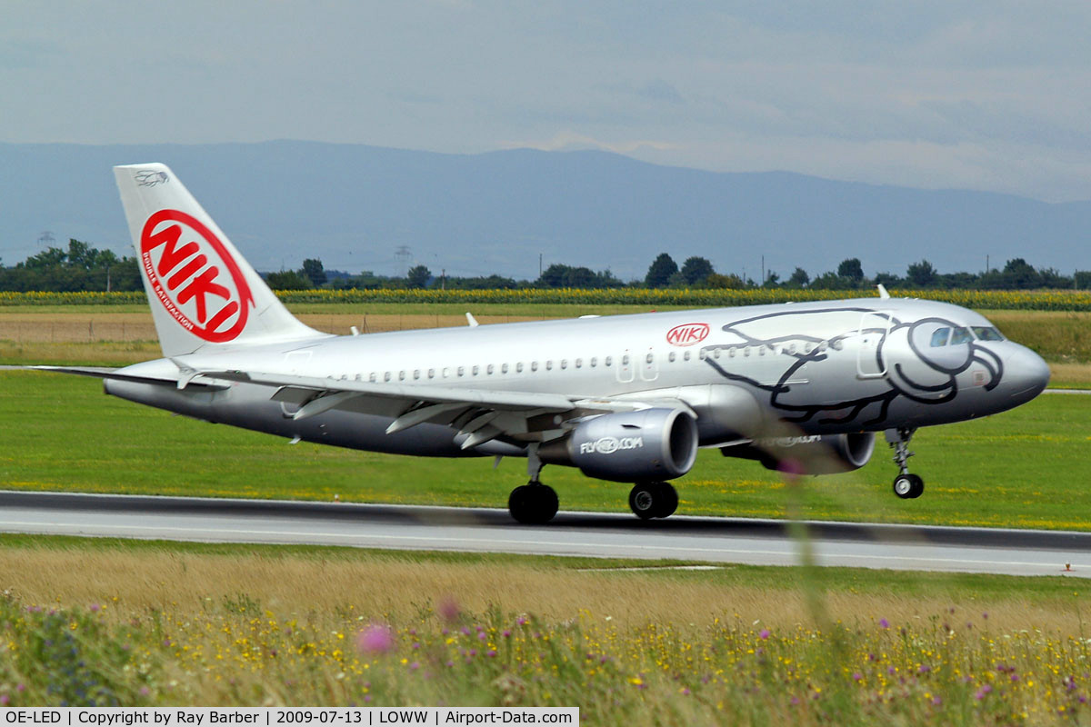 OE-LED, 2008 Airbus A319-112 C/N 3407, Airbus A319-132 [3407] (flyniki) Vienna-Schwechat~OE 13/07/2009