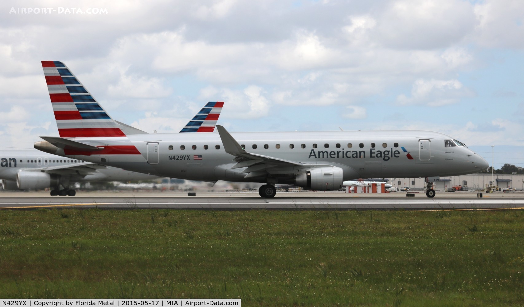 N429YX, 2014 Embraer 175LR (ERJ-170-200LR) C/N 17000408, American Eagle