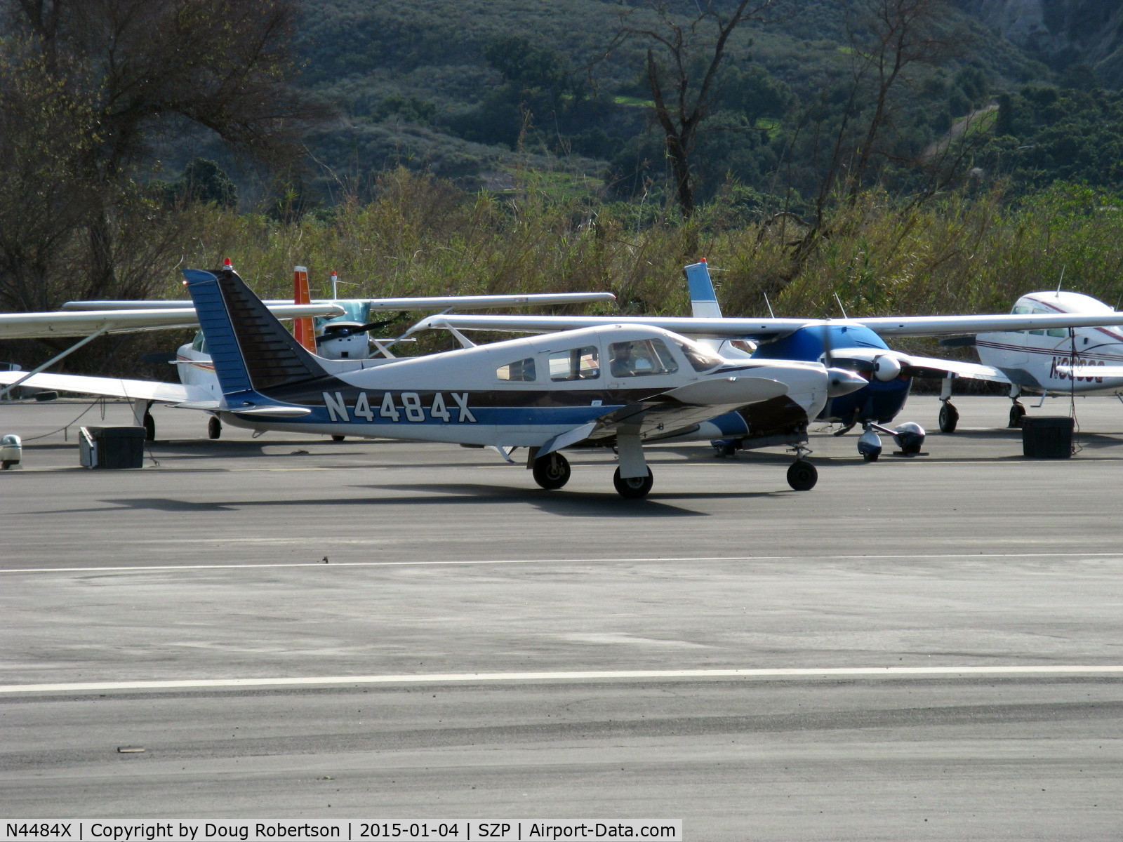 N4484X, 1975 Piper PA-28R-200 Cherokee Arrow II C/N 28R-7635056, 1975 Piper PA-28R-200B ARROW II, Lycoming IO-360-C1C 200 Hp, taxi