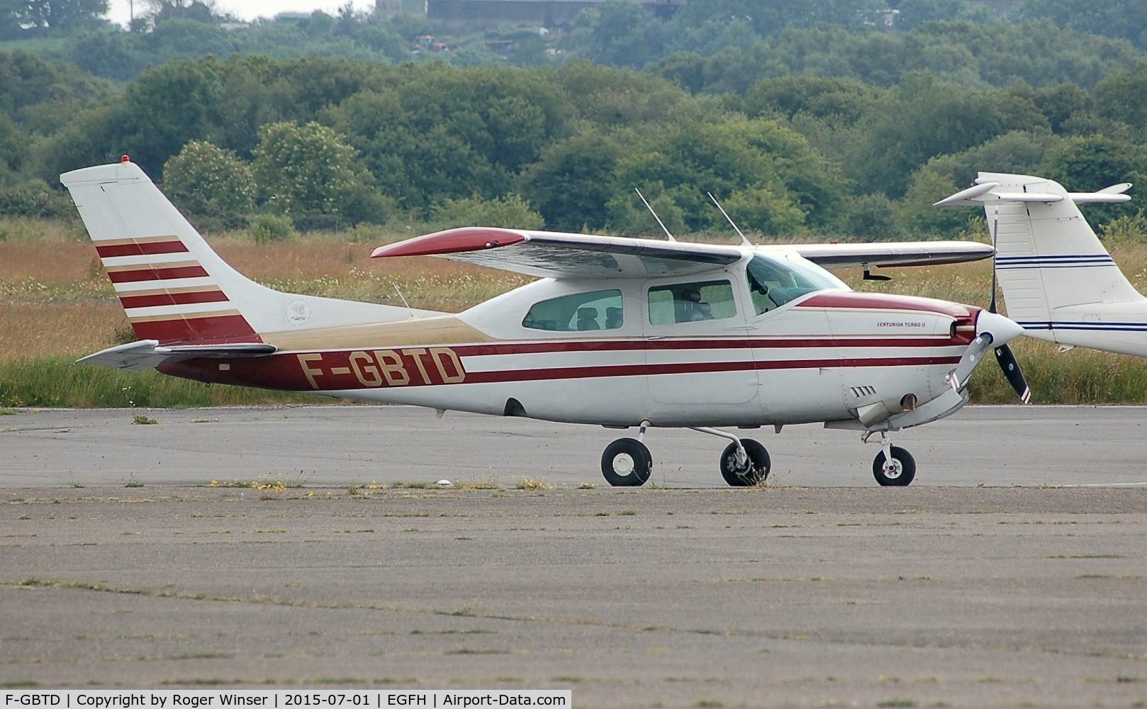 F-GBTD, Cessna T210N Turbo Centurion C/N 21063179, Visiting Cessna Turbo Centurian II. 
Based at LFMH.