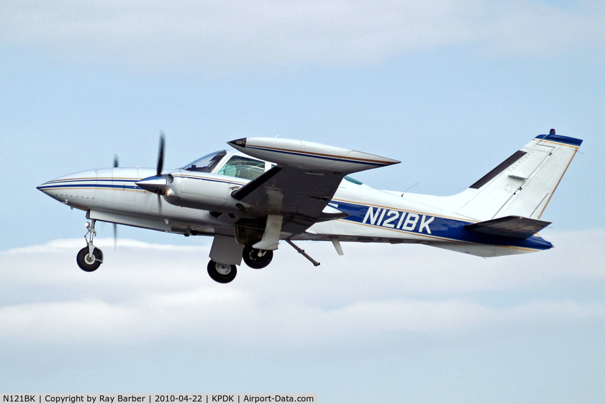 N121BK, 1977 Cessna 310R C/N 310R0893, Cessna 310R [310R-0893] Atlanta-Dekalb Peachtree~N 22/04/2010