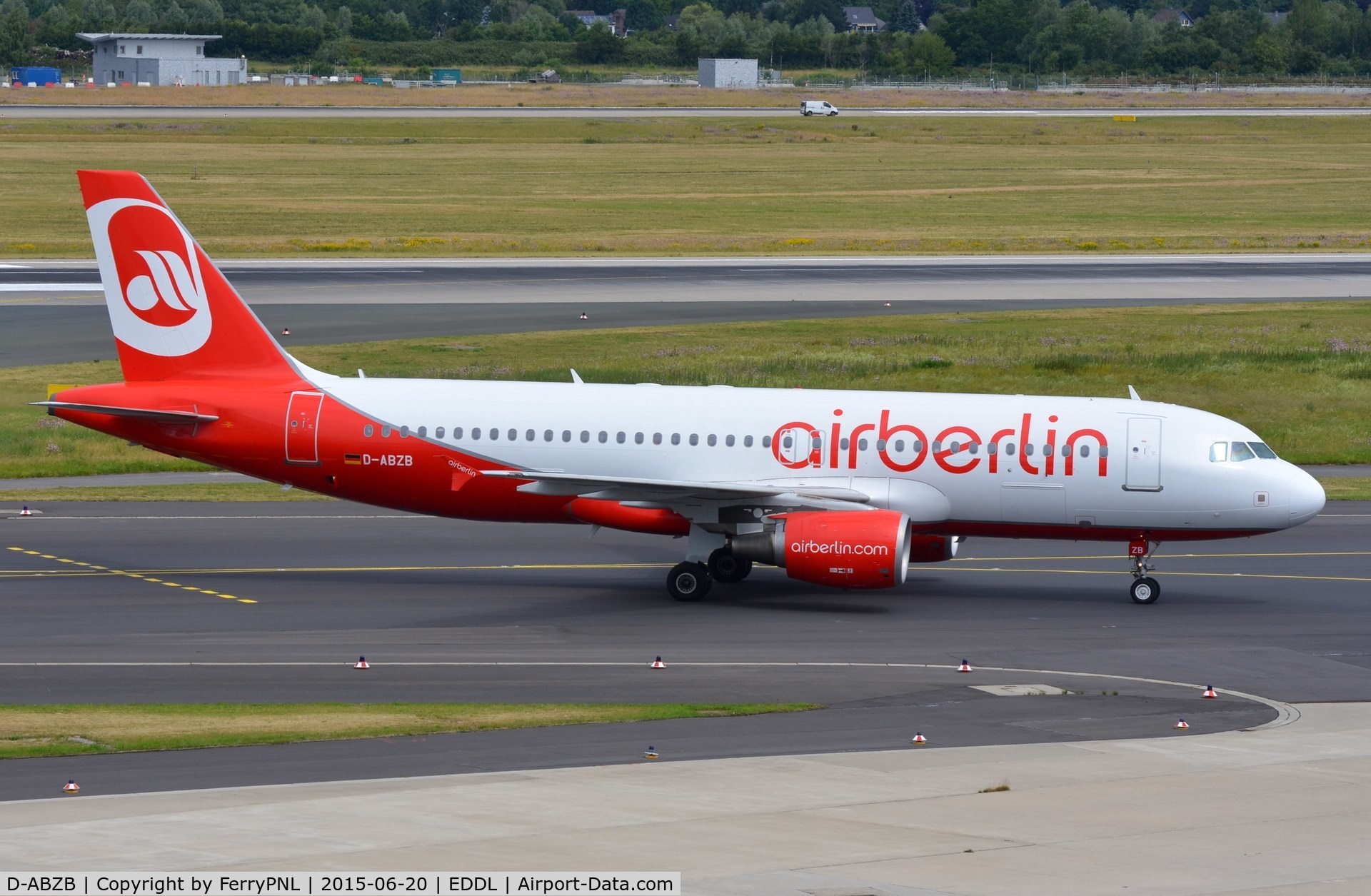 D-ABZB, 2008 Airbus A320-216 C/N 3515, Ex Air One (EI-DSS) A320 now operating for Air Berlin.