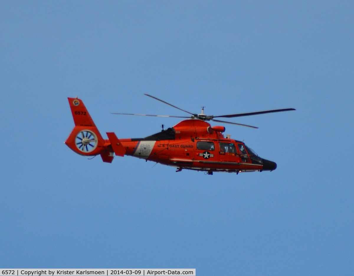 6572, Aerospatiale HH-65C Dolphin C/N 6267, Passing over Griffith Observatory.